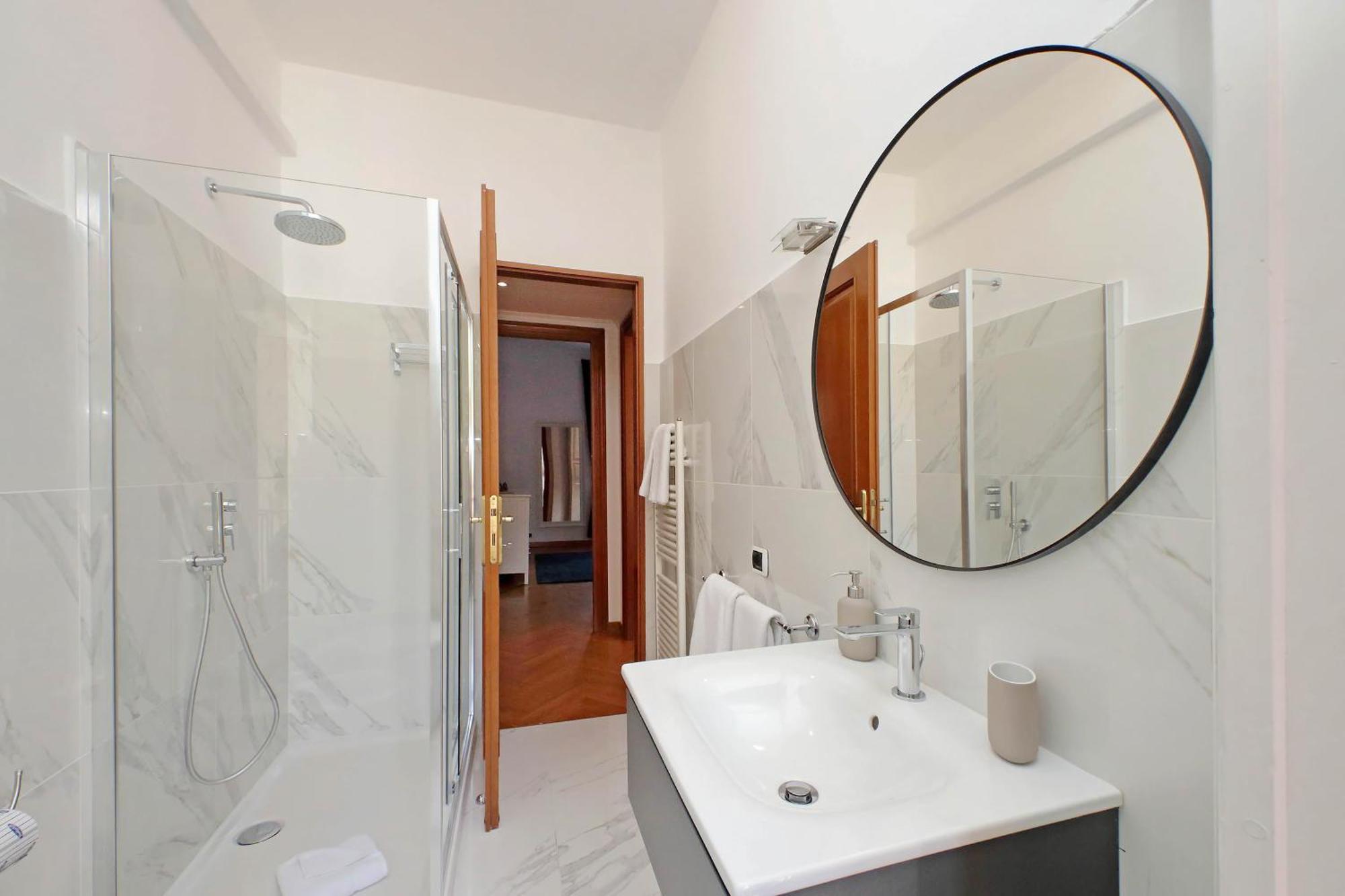 Ych-Comfortable 2 Bedrooms Flat Near Colosseum โรม ภายนอก รูปภาพ