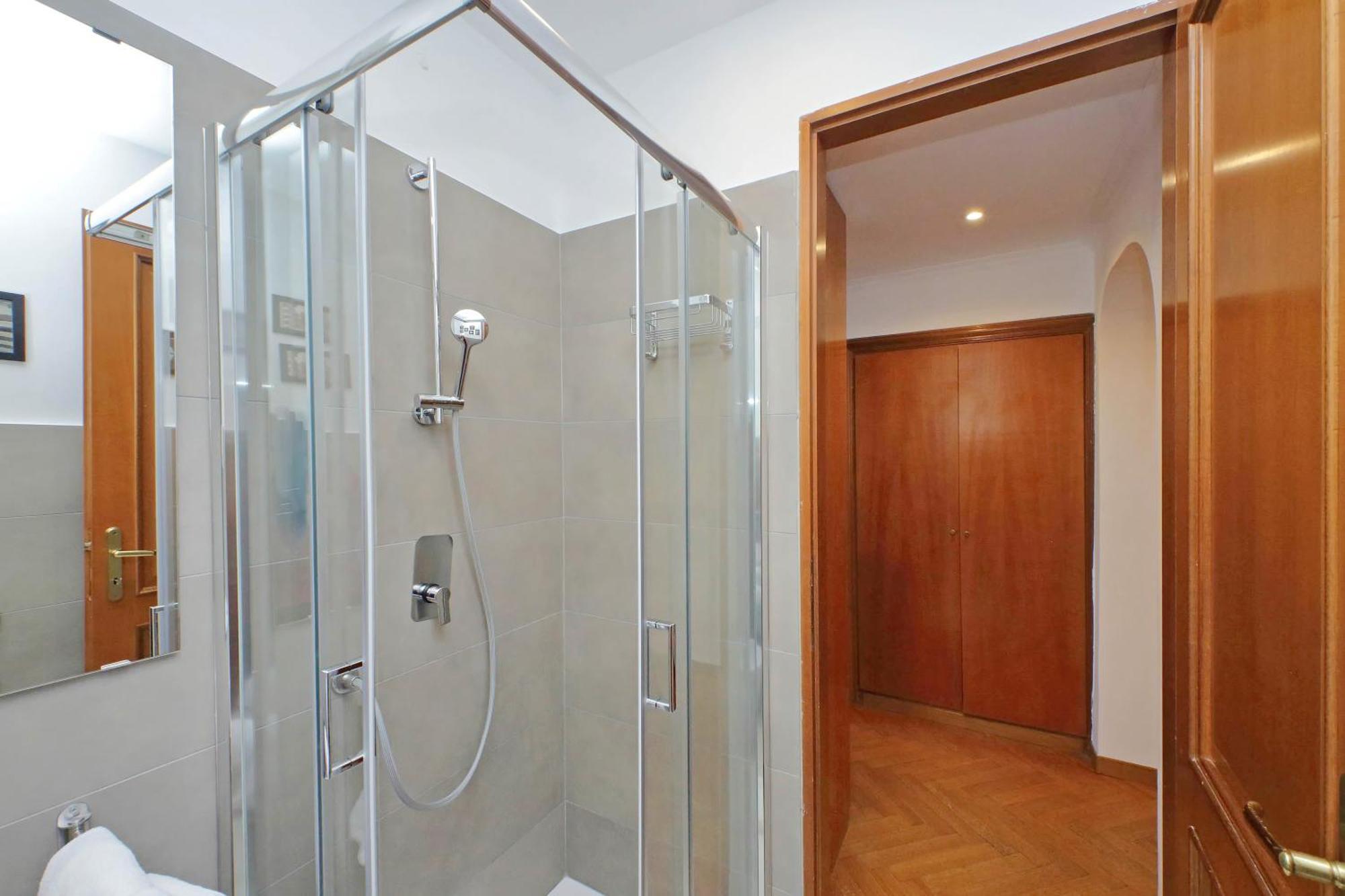 Ych-Comfortable 2 Bedrooms Flat Near Colosseum โรม ภายนอก รูปภาพ