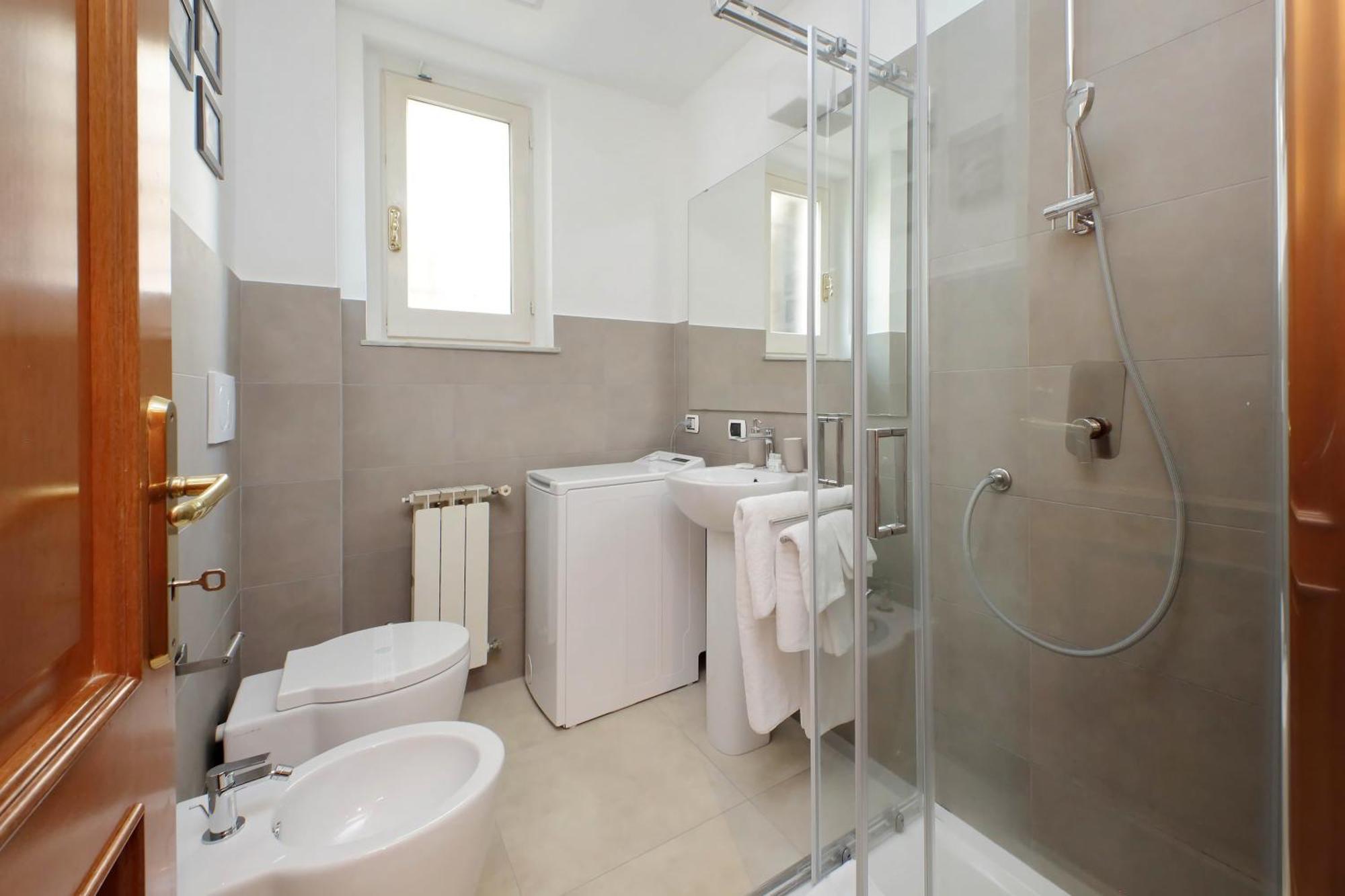 Ych-Comfortable 2 Bedrooms Flat Near Colosseum โรม ภายนอก รูปภาพ